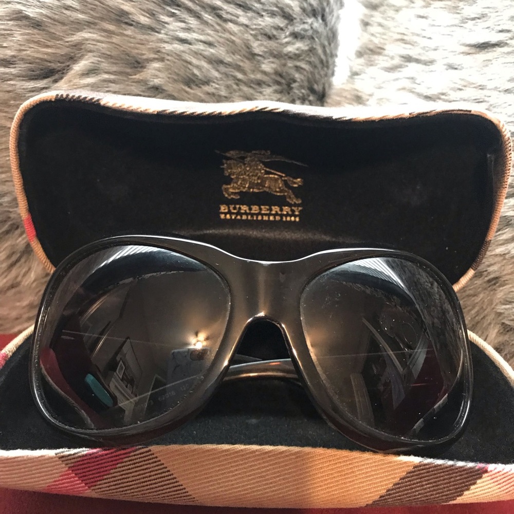 Burberry Black/Tortoise Sunglasses